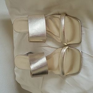 Anne Klein gold dress sandals. Size 8 M.